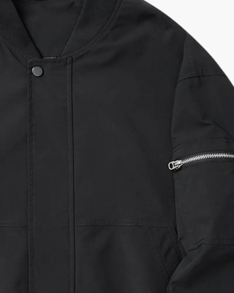 Minimalistyczna kurtka bomber